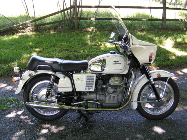 Guzzi V7 with Wixom fairing